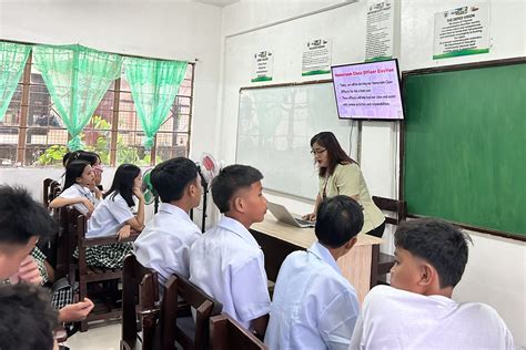 manila times news about senior high school|DepEd eyes ‘phased’ rollout of new senior high school.